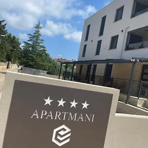 Cube S Apartment